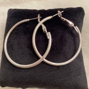 Elegant 1 1/2 Inch Silver Earrings for a Sophisticated Look